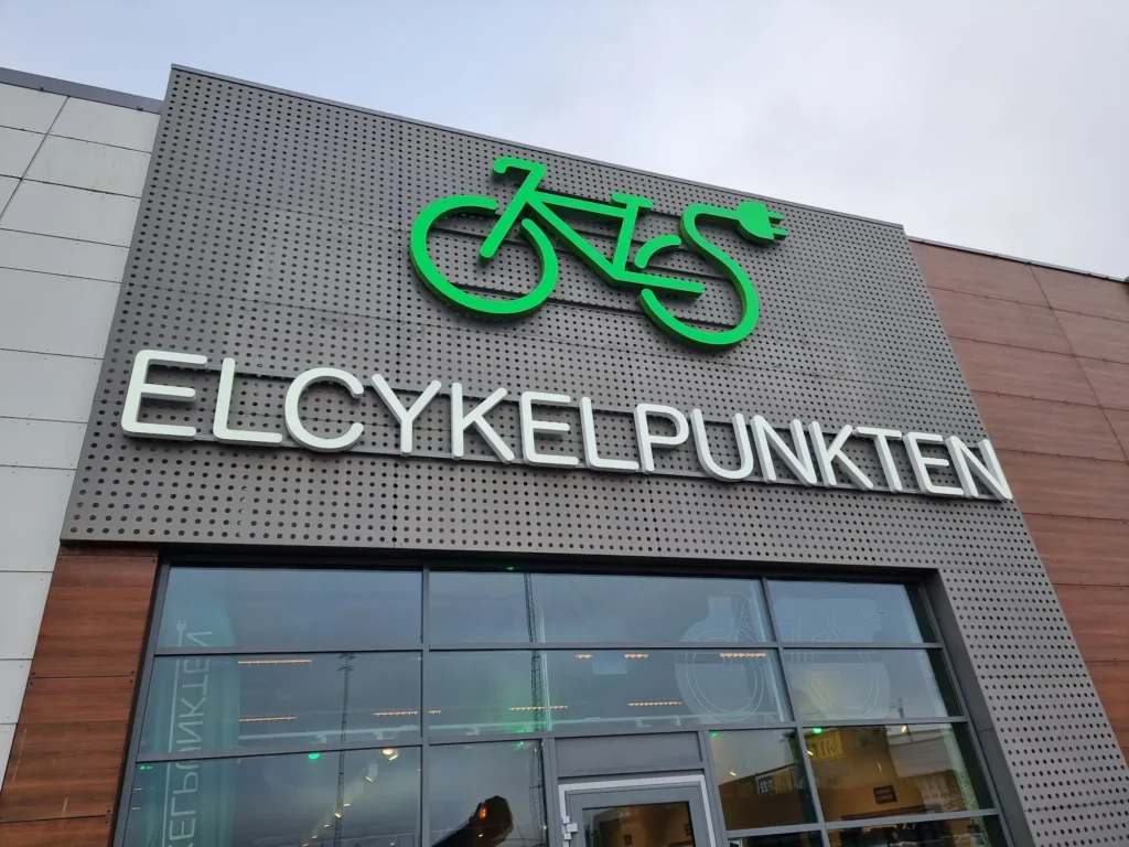 Bokstavsskylt för Elcykelpunkten