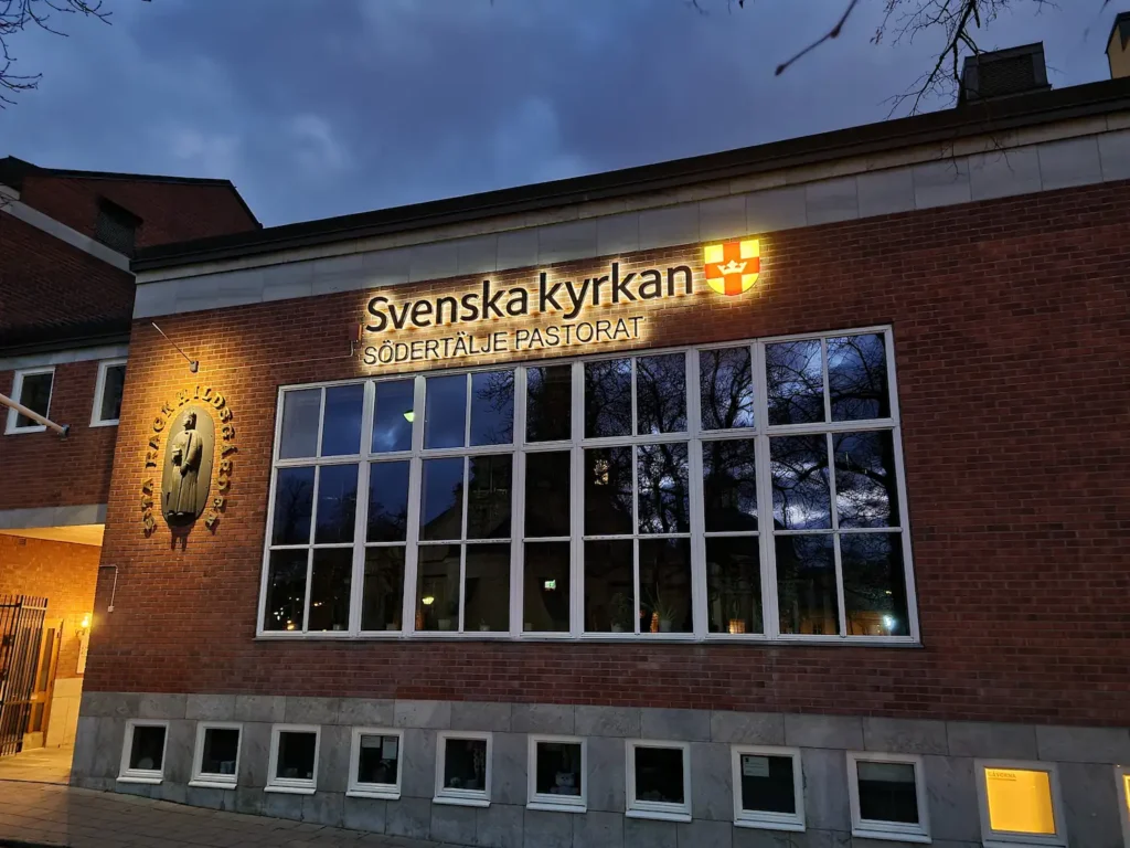 LED-skylt för Svenska kyrkan